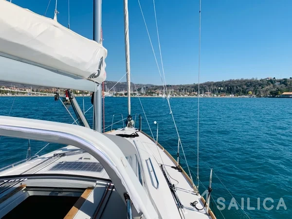 Oceanis 38 - Yacht Charter Sailica