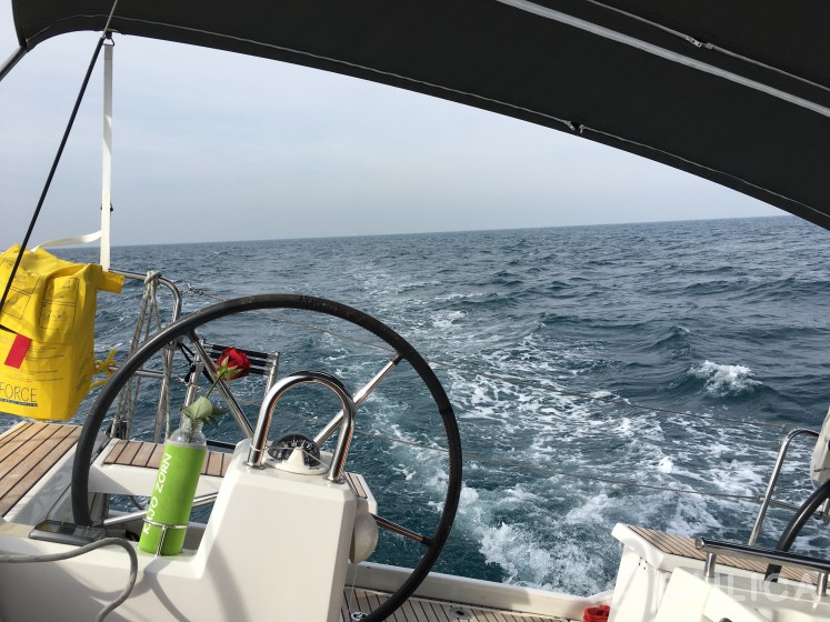 Oceanis 38 - Yacht Charter Sailica