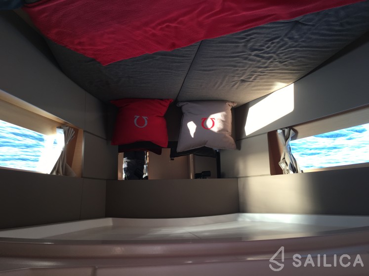 Oceanis 38 - Yacht Charter Sailica