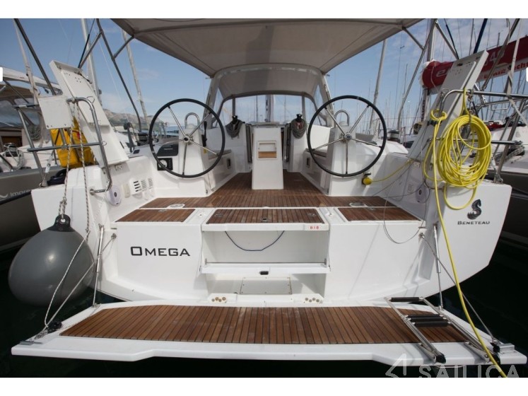 Oceanis 38 - Yacht Charter Sailica