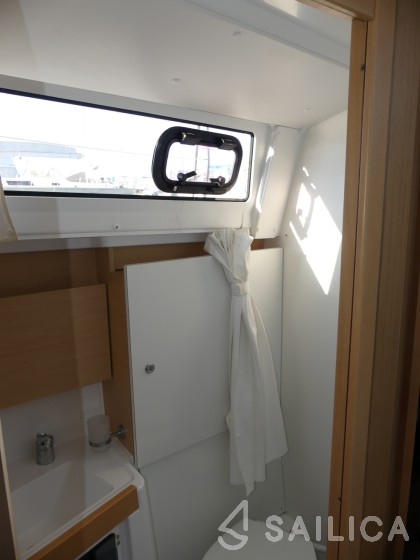 Oceanis 38 - Yacht Charter Sailica