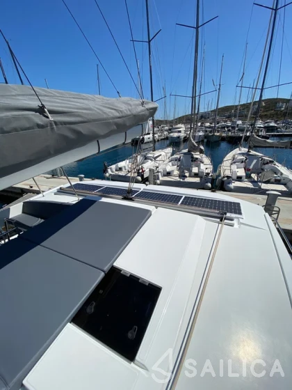 Astréa 42 - Yacht Charter Sailica