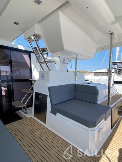 Astréa 42 - Yacht Charter Sailica