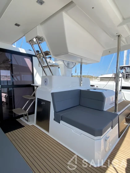Astréa 42 - Yacht Charter Sailica