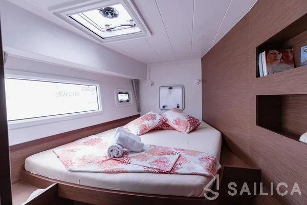 Lagoon 42 - Yacht Charter Sailica