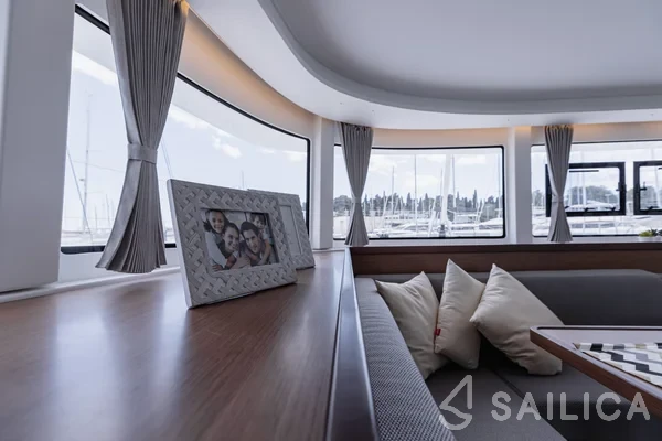 Lagoon 42 - Yacht Charter Sailica