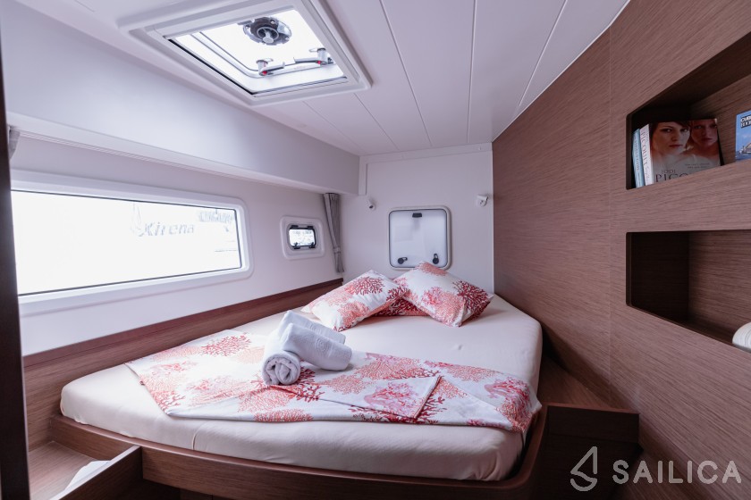 Lagoon 42 - Yacht Charter Sailica