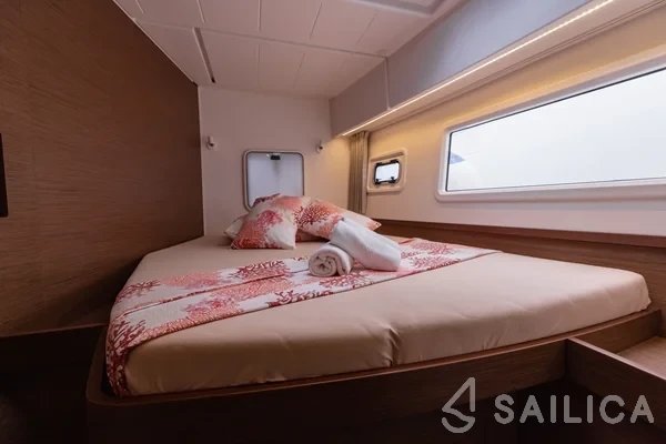 Lagoon 42 - Yacht Charter Sailica