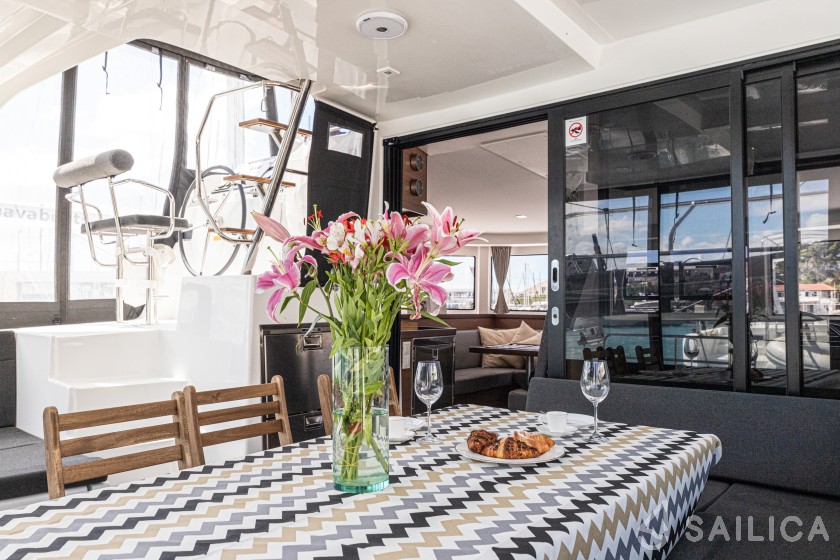 Lagoon 42 - Yacht Charter Sailica