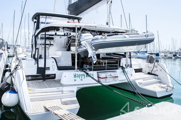 Lagoon 42 - Yacht Charter Sailica