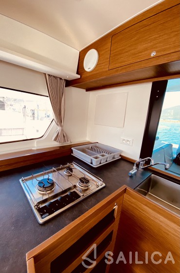 Lagoon 42 - Yacht Charter Sailica