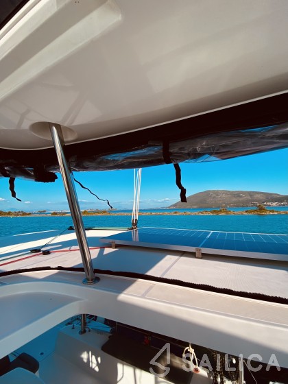 Lagoon 42 - Yacht Charter Sailica