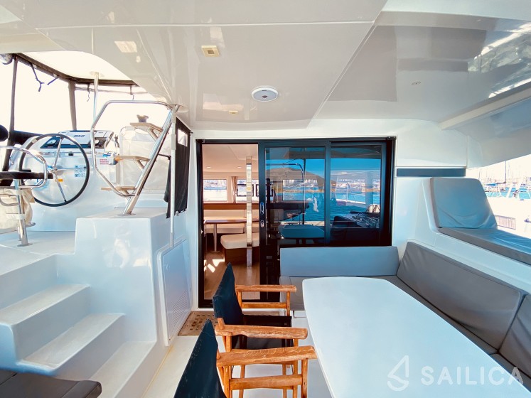 Lagoon 42 - Yacht Charter Sailica