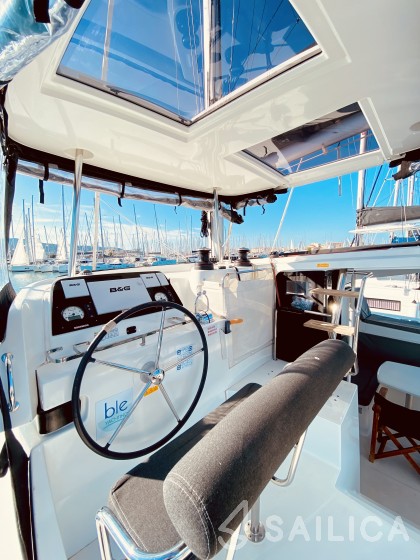 Lagoon 42 - Yacht Charter Sailica