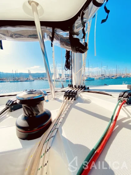 Lagoon 42 - Yacht Charter Sailica