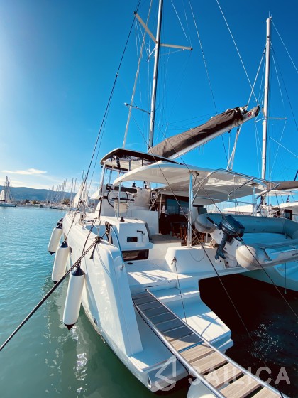 Lagoon 42 - Yacht Charter Sailica