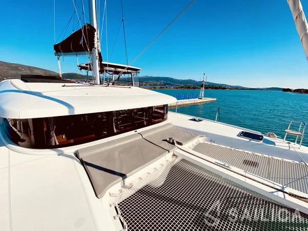 Lagoon 42 - Yacht Charter Sailica