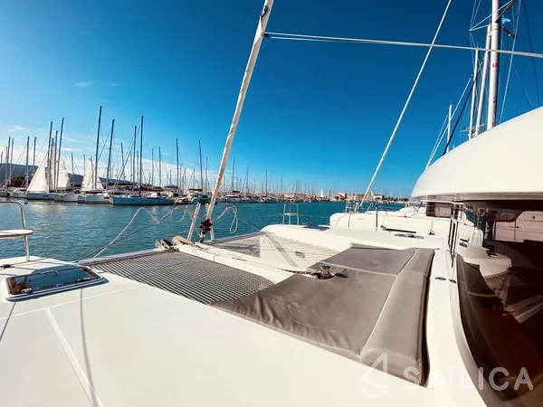 Lagoon 42 - Yacht Charter Sailica