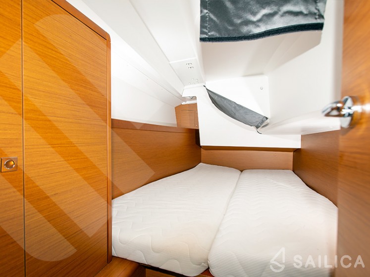 Sun Odyssey 349 - Yacht Charter Sailica