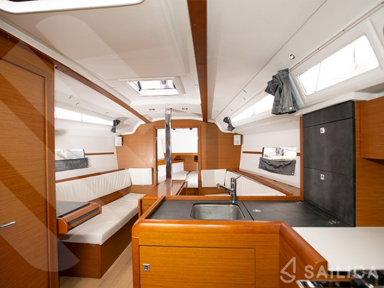 Sun Odyssey 349 - Yacht Charter Sailica