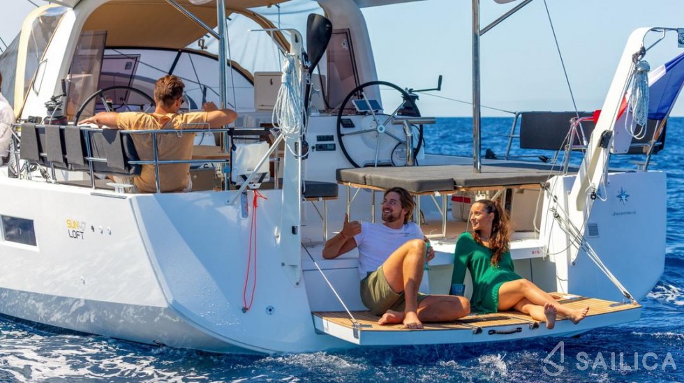 Sun Loft 47 - Yacht Charter Sailica