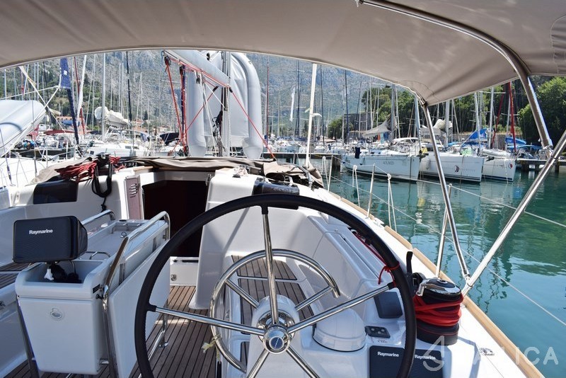 Sun Odyssey 419 - Yacht Charter Sailica