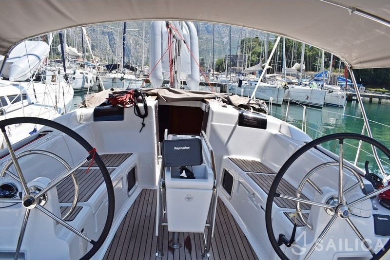 Sun Odyssey 419 - Yacht Charter Sailica