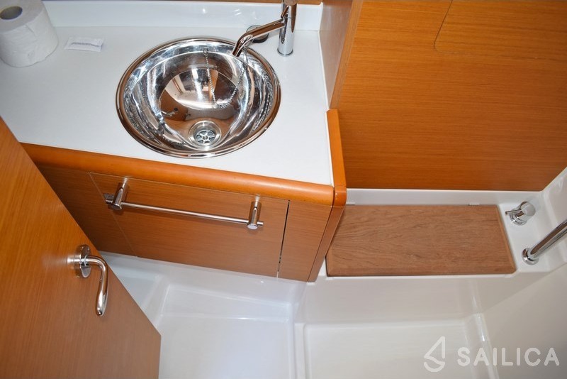 Sun Odyssey 419 - Yacht Charter Sailica