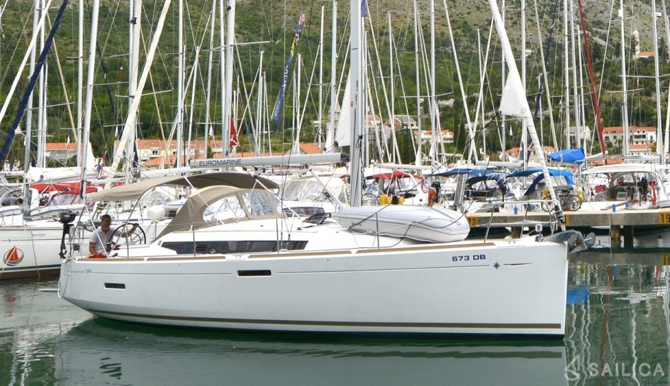 Sun Odyssey 419 - Yacht Charter Sailica