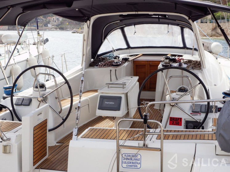 Oceanis 50 Family - Yacht Charter Sailica