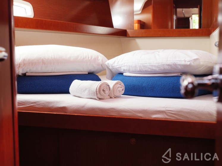 Oceanis 50 Family - Yacht Charter Sailica