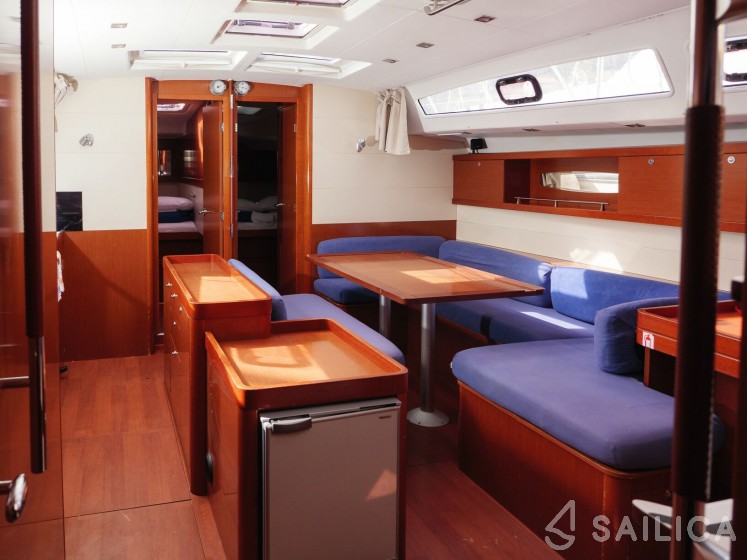 Oceanis 50 Family - Yacht Charter Sailica