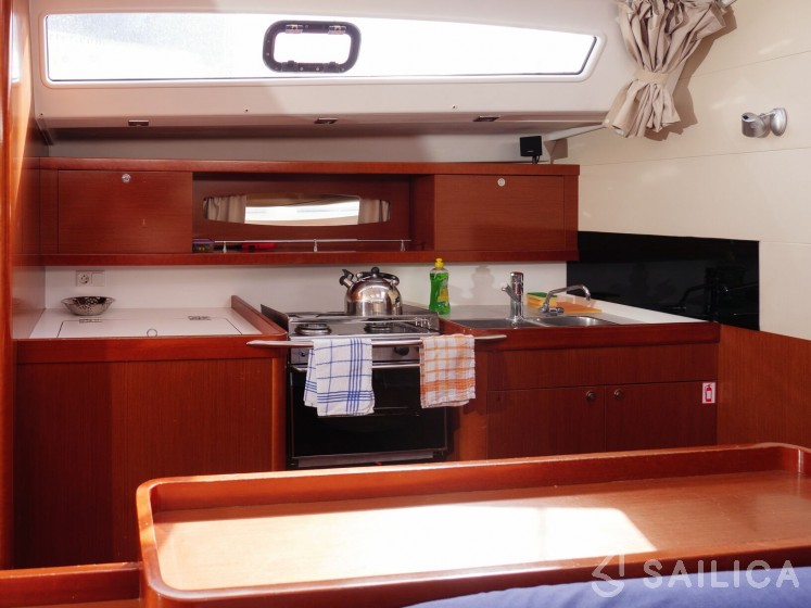 Oceanis 50 Family - Yacht Charter Sailica
