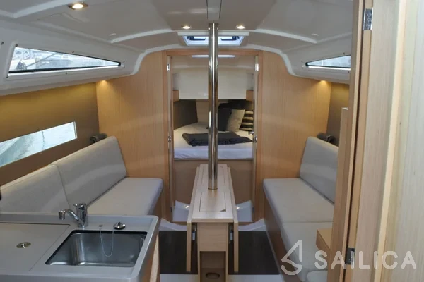Oceanis 30.1 - Yacht Charter Sailica