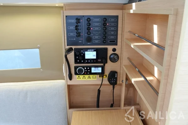 Oceanis 30.1 - Yacht Charter Sailica