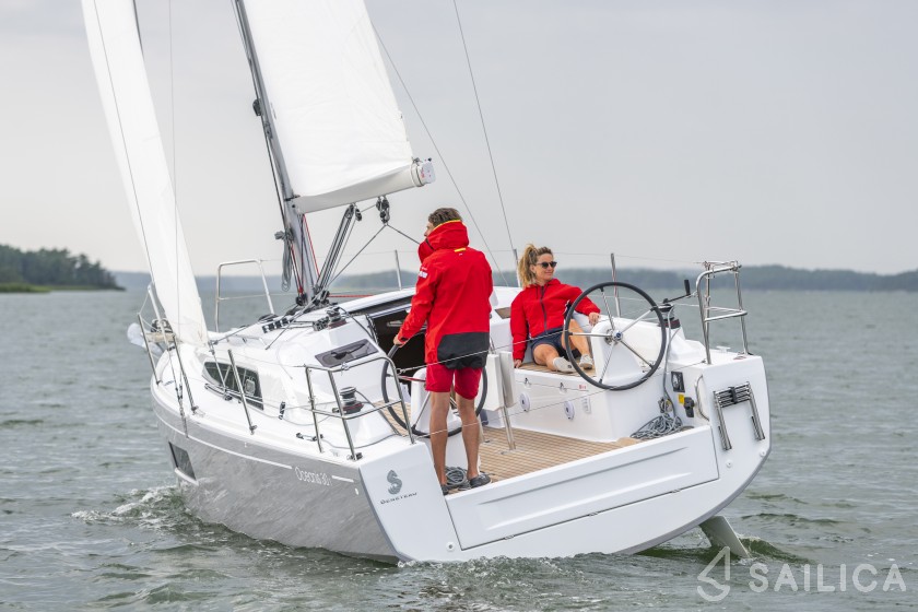 Oceanis 30.1 - Yacht Charter Sailica