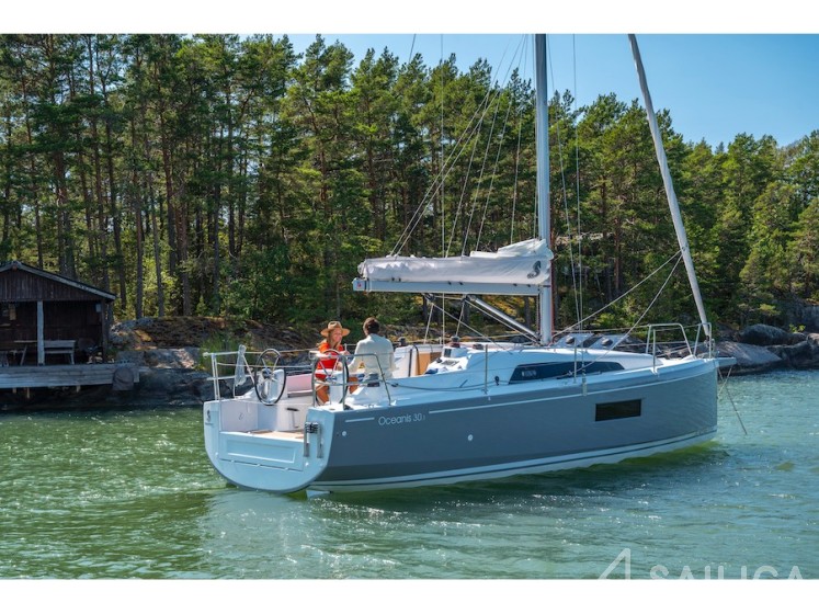 Oceanis 30.1 - Yacht Charter Sailica