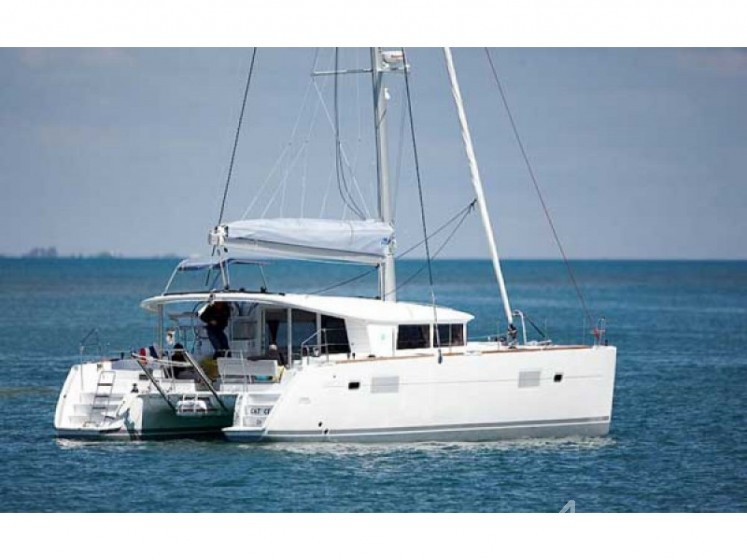 Lagoon 400 S2 - Yacht Charter Sailica