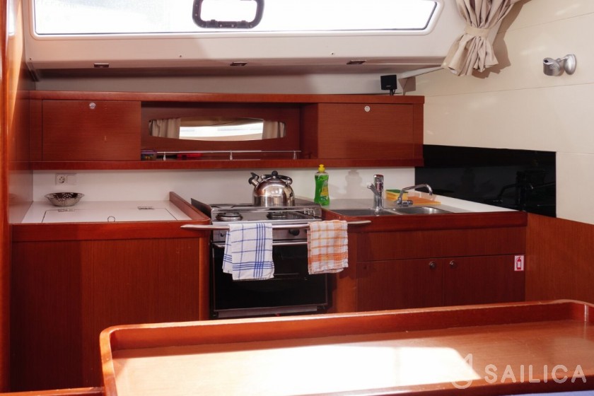 Oceanis 50 Family - Yacht Charter Sailica