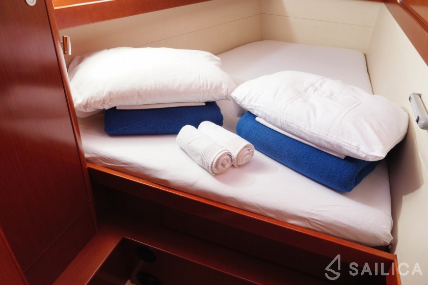 Oceanis 50 Family - Yacht Charter Sailica