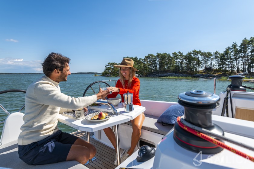 Oceanis 30.1 - Yacht Charter Sailica