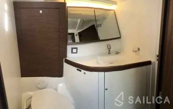 Oceanis 46.1 - Yacht Charter Sailica