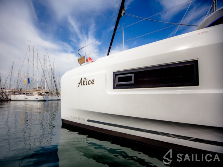 Lagoon 46  - Yacht Charter Sailica
