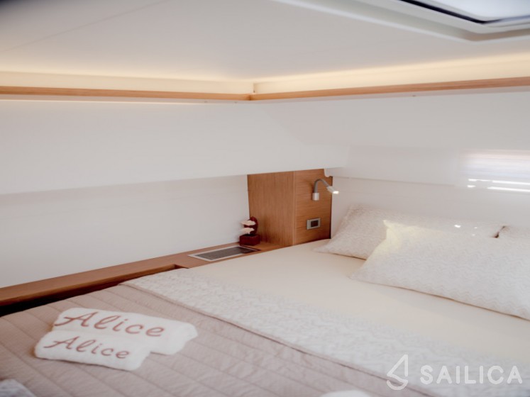 Lagoon 46  - Yacht Charter Sailica