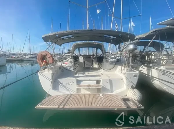 Oceanis 41.1 - Yacht Charter Sailica