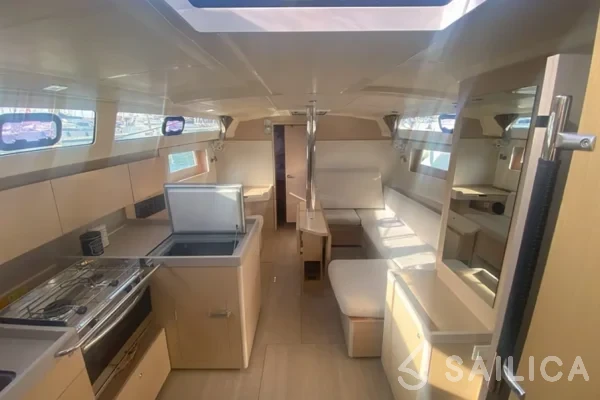 Oceanis 41.1 - Yacht Charter Sailica