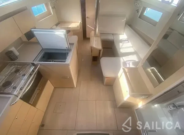Oceanis 41.1 - Yacht Charter Sailica