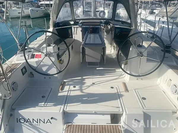 Oceanis 41.1 - Yacht Charter Sailica