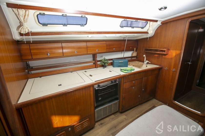 Bavaria 44 - Yacht Charter Sailica