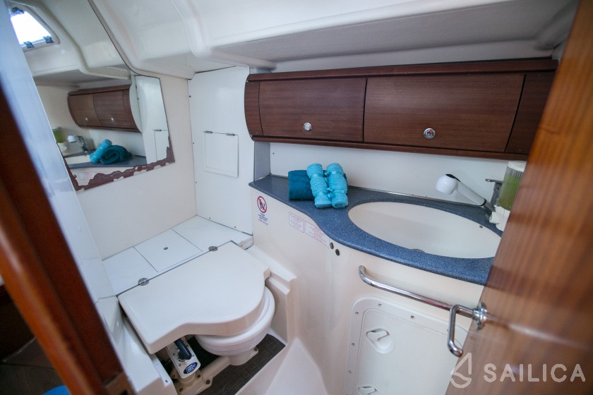 Bavaria 44 - Yacht Charter Sailica
